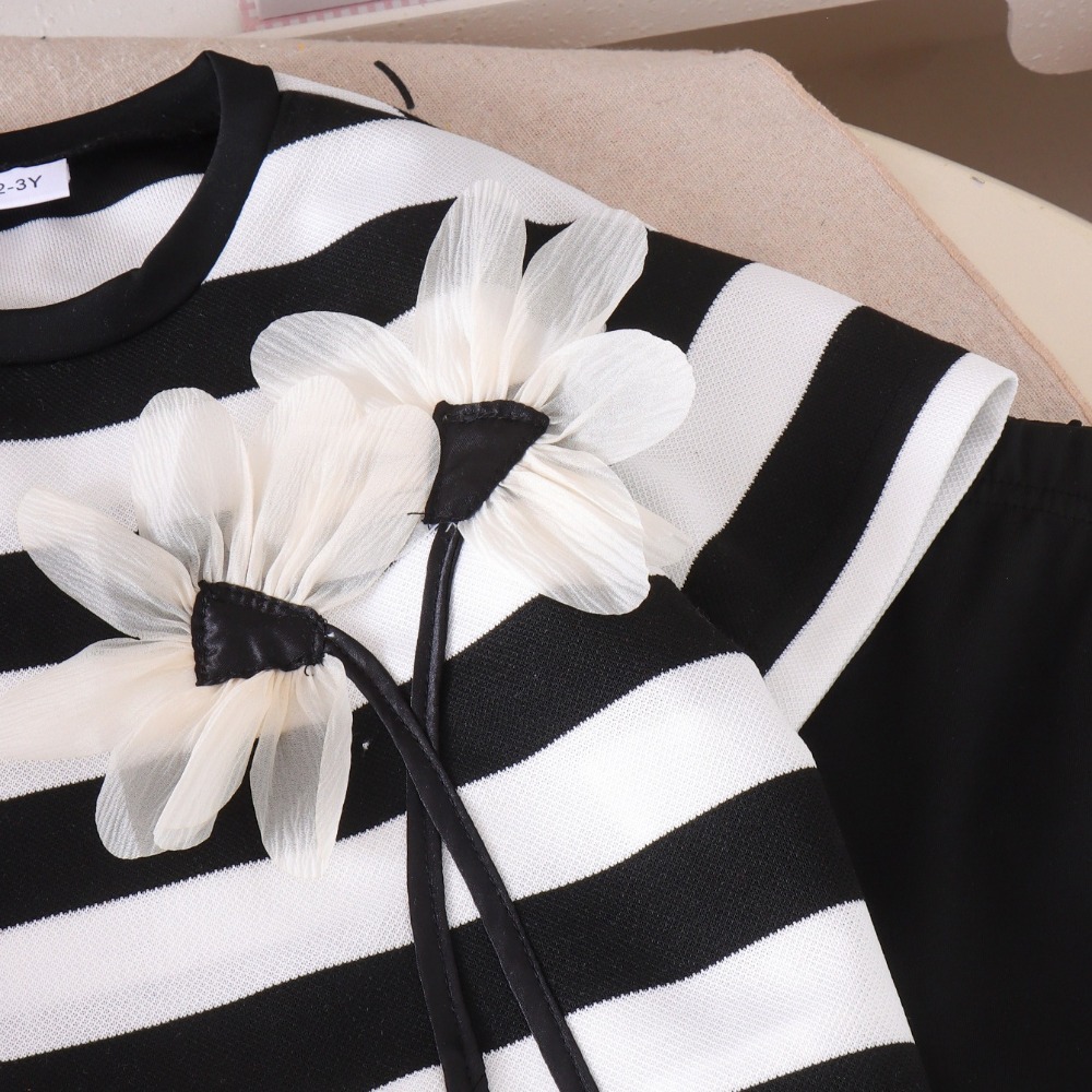 ชุดเสื้อยืดลายทางขาวดำสำหรับเด - Monochrome Suit Set บทวิจารณ์และราคา